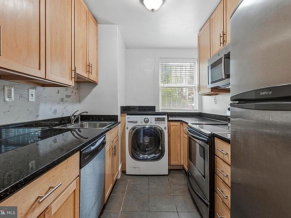 4th image of 2832 Hartford St SE APT 104