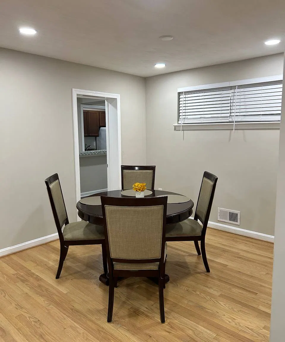 5 bed, 2405 sqft, $4,500 — Photo 1