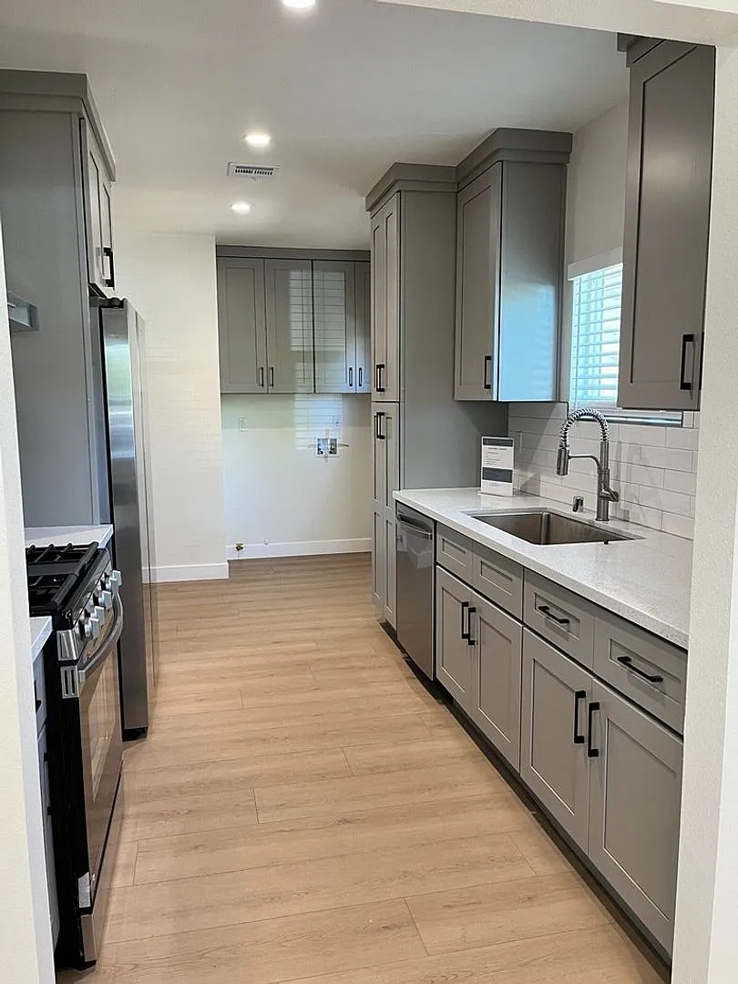 Showing Times: to schedule a viewing, please contact us — Photo 1