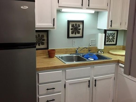 4th image of 1071 S Edgewood Ave #403