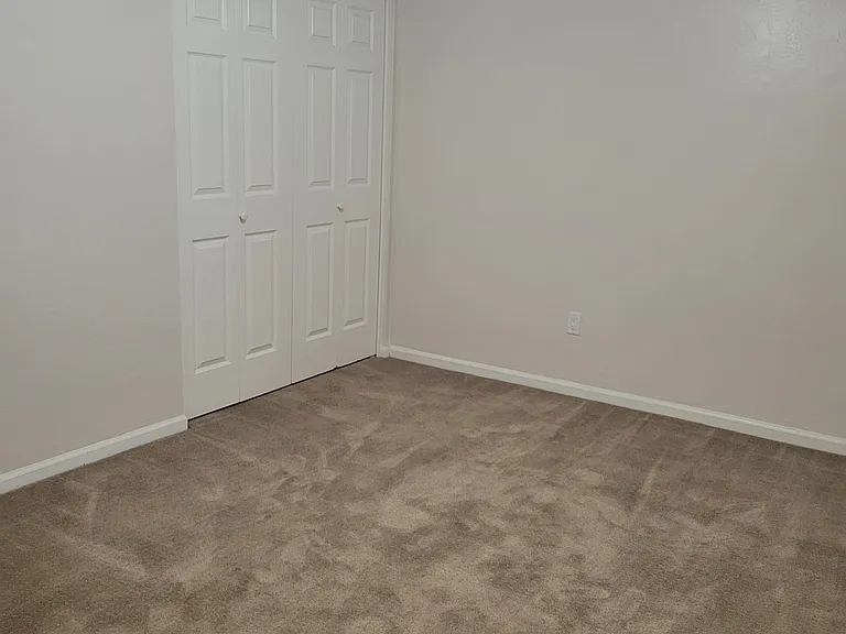 1642 E Carmen St — Photo 34