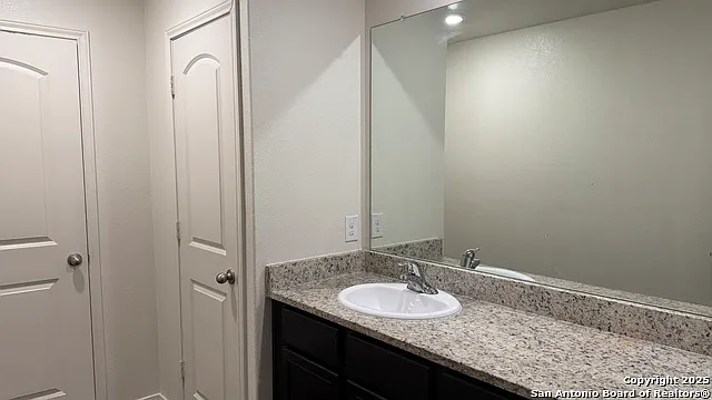 3146 Gilbert Gdn — Photo 23