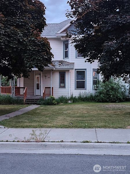 3rd image of 703 Washington