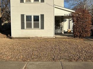 916 NE Oakland Ave, Topeka, KS 66616