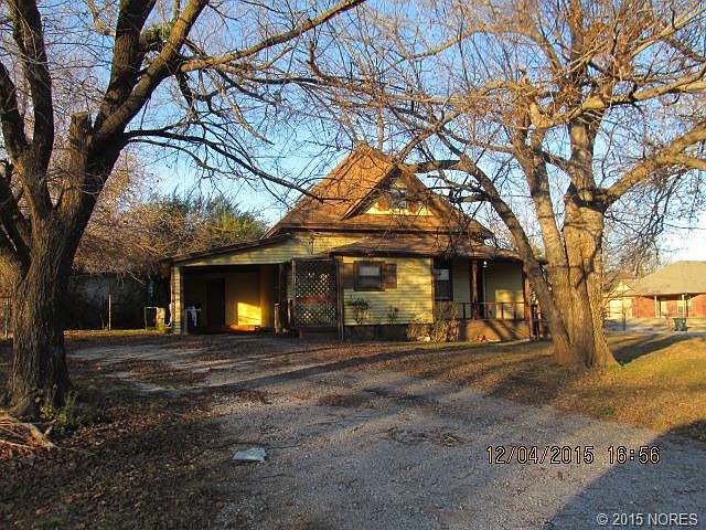2nd image of 702 N 12th St