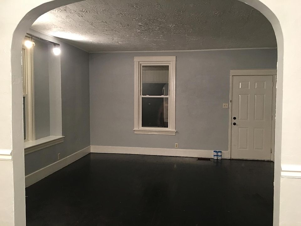 2nd image of 303 Park Ave