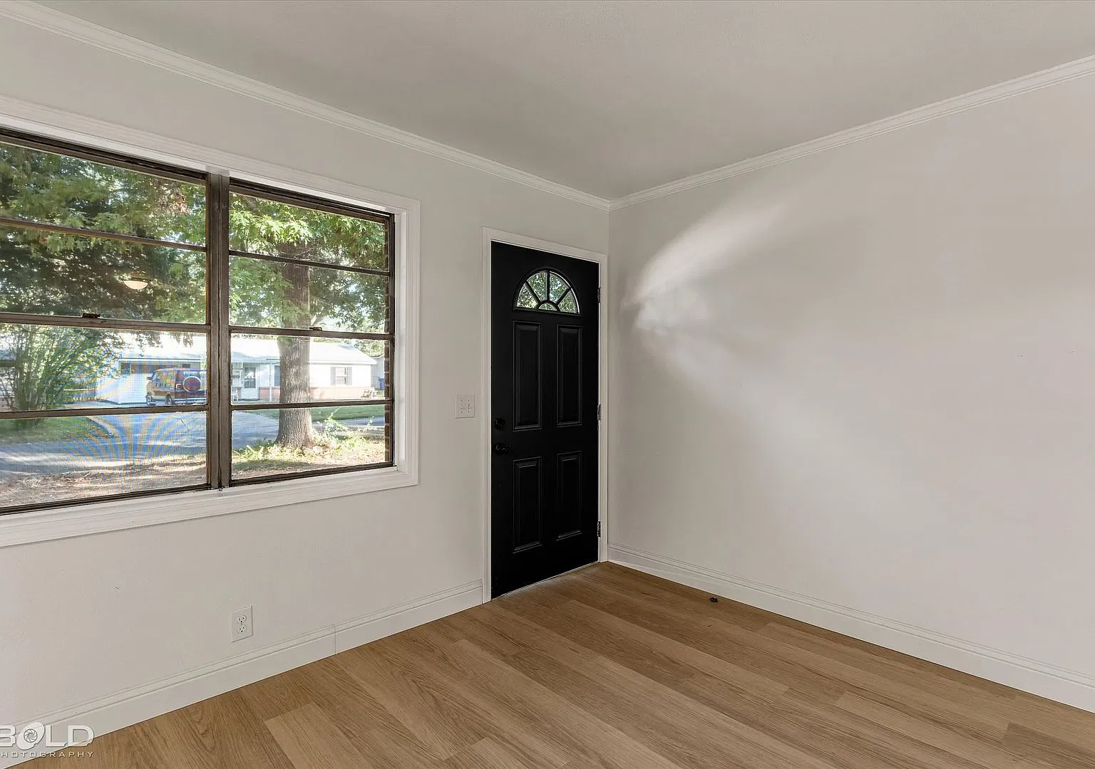 Remodeled and ready for move in before the Holidays! — Photo 3