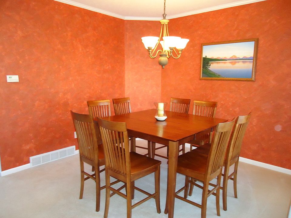 1st image of 15 Thistle Dr