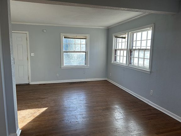 4th image of 5804 Forest Ave