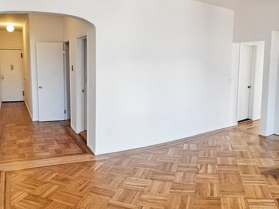 4th image of 82-86 Washington Pl #6B