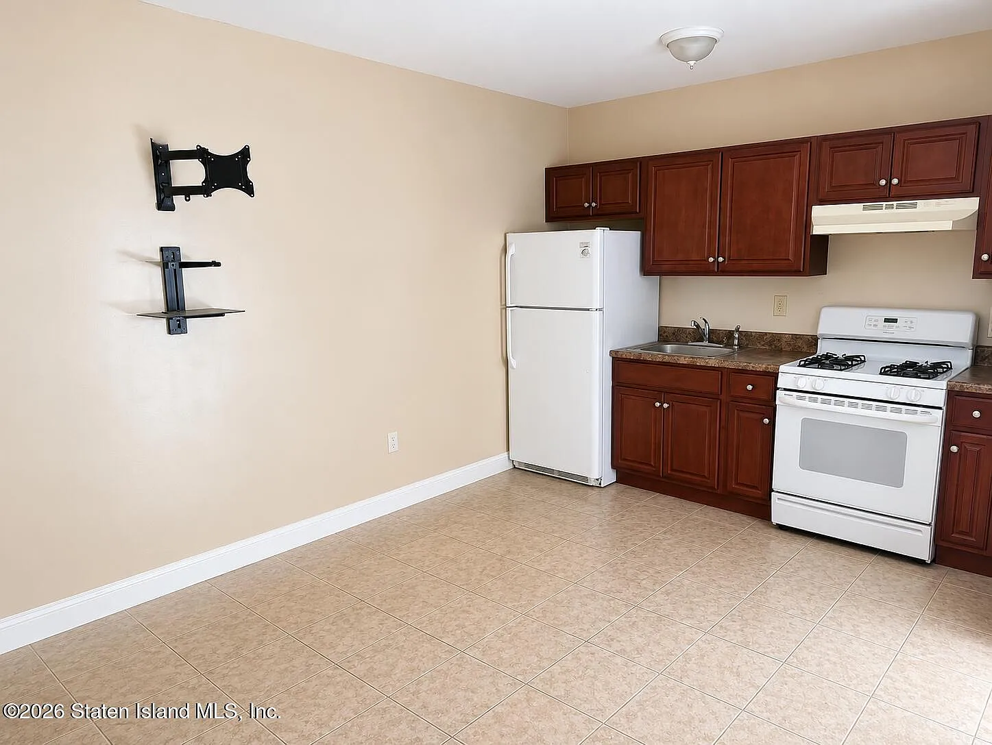 1 bed, 1993 sqft, $1,600 — Photo 4