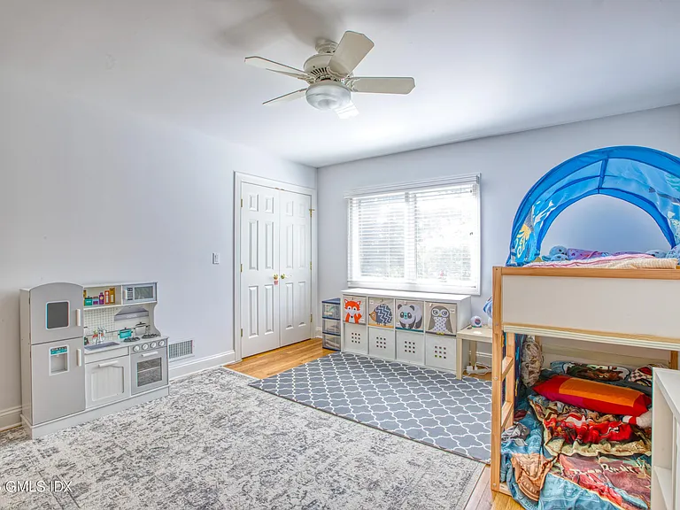 25 Weston Hill Rd — Photo 4
