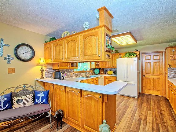 5th image of 571 Lakeland Cir