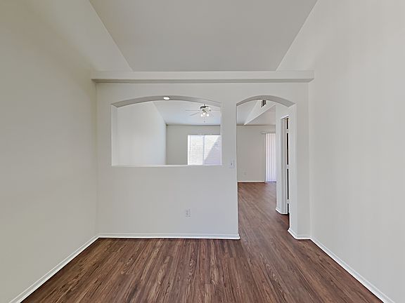 4th image of 3604 Chateau Meadow St