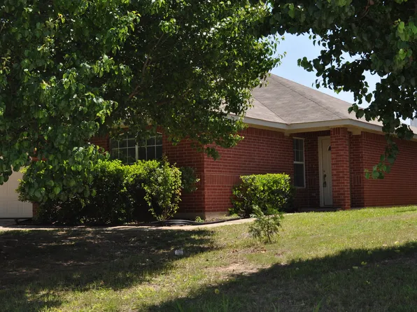 9753 Stoney Bridge Rd, Fort Worth, TX 76108