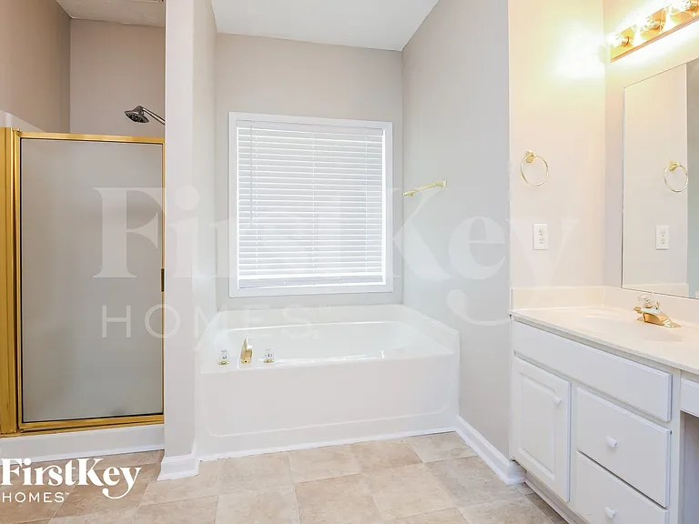 235 Lazy Willow Ln — Photo 10
