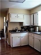 4th image of 8303 Braesdale Ln