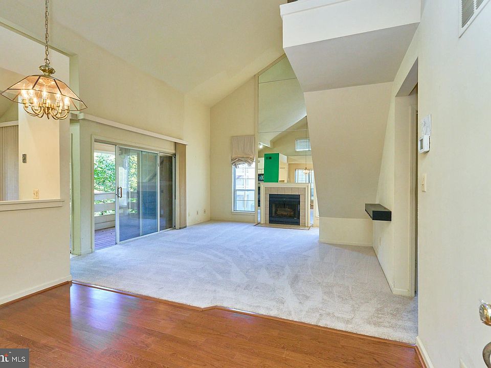 1st image of 4551 Interlachen Ct #B