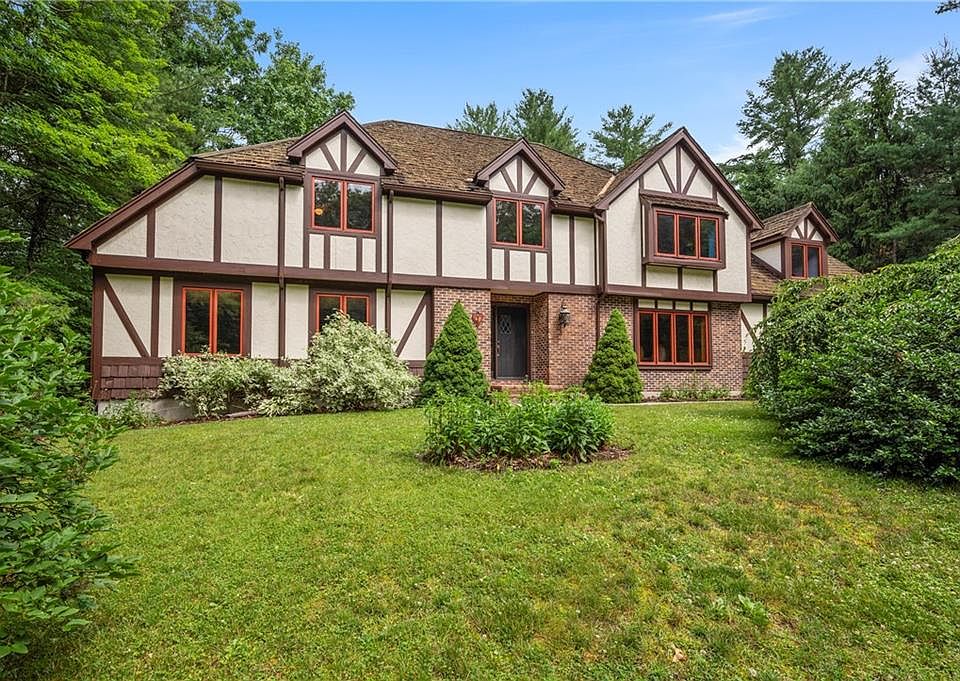 1st image of 30 Georgiana Dr