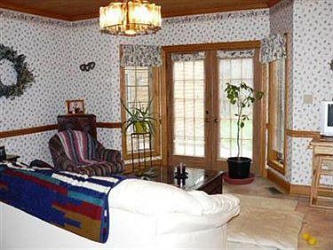 3rd image of 5556 Bay Hill Dr