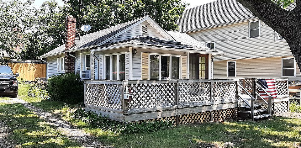1st image of 13 Bayview Ave