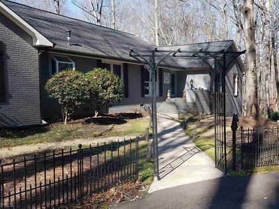 100 Dawn Dr, Fayetteville, GA, 30215