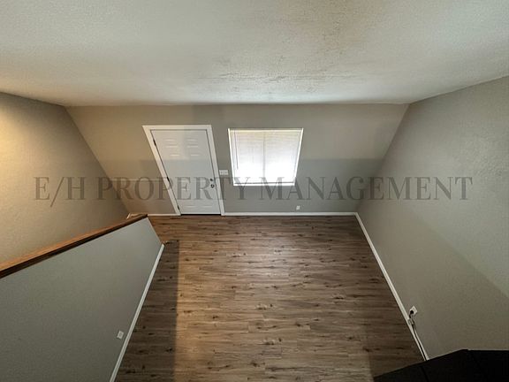 2nd image of 3037 N Jackson Ave #3