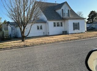 111 N Chicago Ave, Coldwater, KS 67029