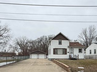 215 Lamont St, Waterloo, IA 50703