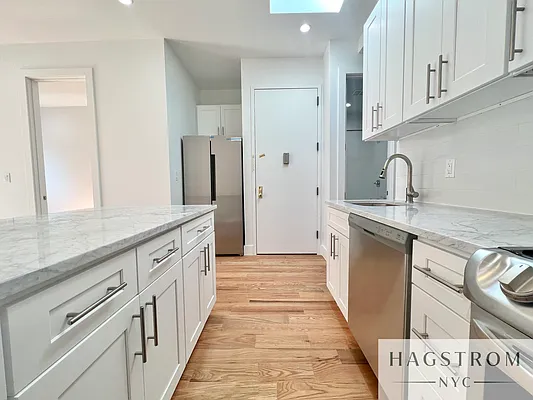 Rented by Hagstrom Management Inc | media 30