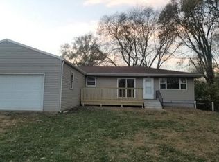 14433 N Edgewater Dr, Chillicothe, IL 61523