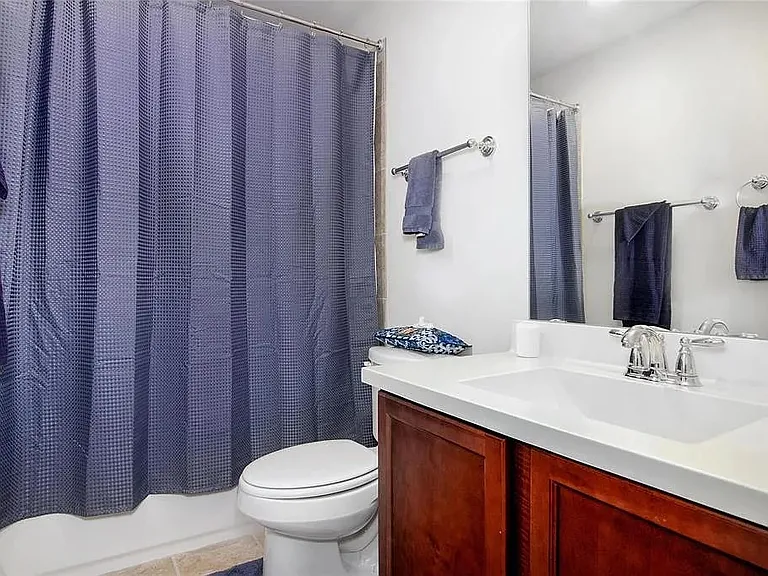 upstairs full bath