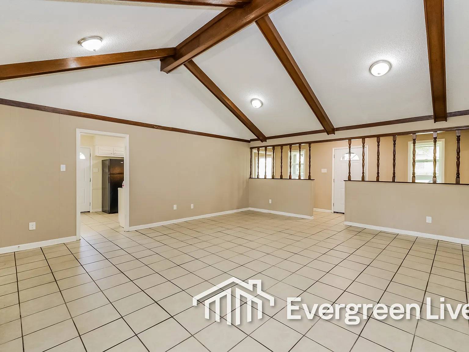 3 bed, 2.0 bath, 1795 sqft, $1,345 — Photo 4