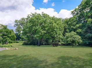 152 E Rocks Rd, Norwalk, CT 06851