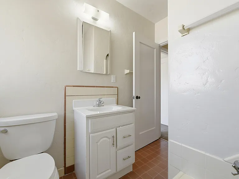 855 Main St #6 — Photo 26