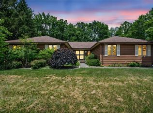 12425 Sperry Rd, Chesterland, OH 44026