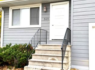 309 N 6th Ave, Hastings, NE 68901