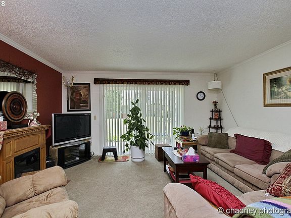 3rd image of 2060 NE Hogan Dr