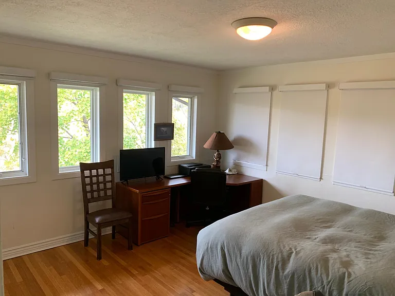 1441 E Michigan Ave — Photo 16