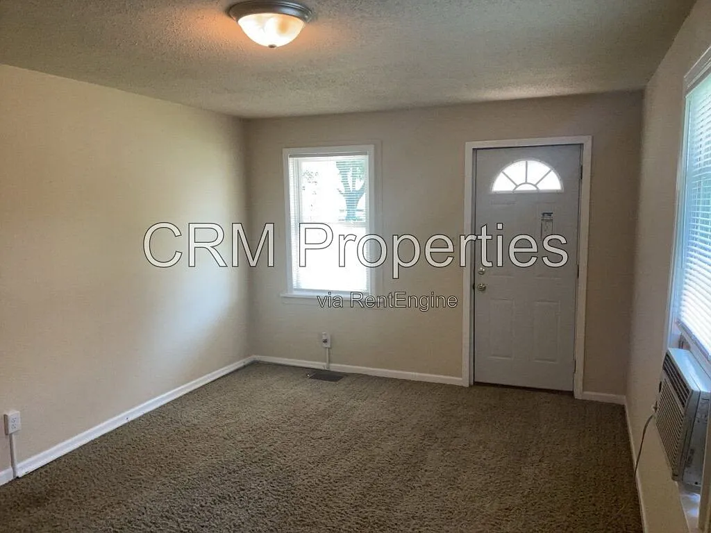 2 bed, 1.0 bath, 768 sqft, $900 — Photo 4