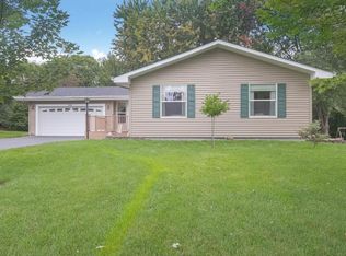 10800 Fieldcrest Rd, Eden Prairie, MN 55344