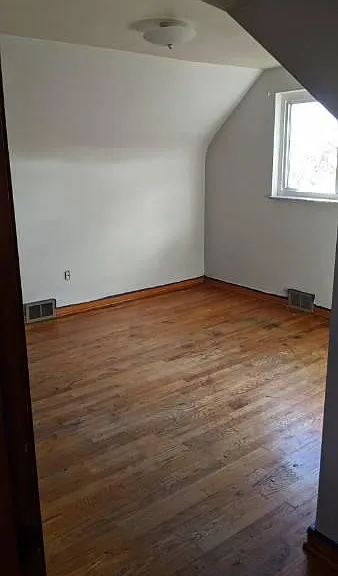 345 Mansfield Ave — Photo 10