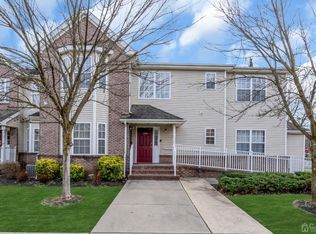 192 Sunshine Dr, Piscataway, NJ 08854