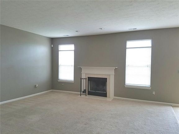 5th image of 7126 Burlat Ln