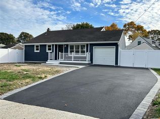700 Pine Ave, West Islip, NY 11795