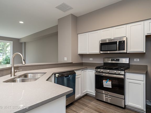 2nd image of 2945 Stonewater Dr