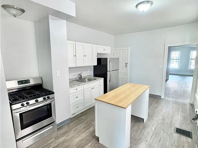 1410 W Turner St #1 — Photo 9