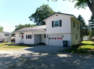 104 W North St, Galveston, IN 46932