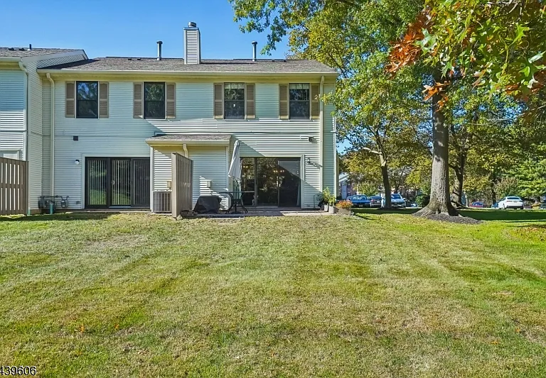96 Baldwin Ct — Photo 15
