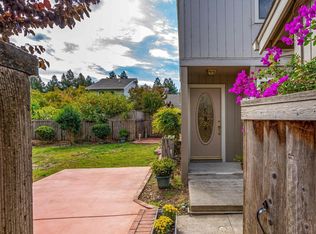 1 Blossom Ct E, Napa, CA 94558